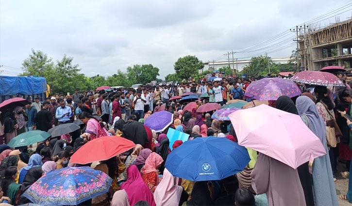 ৪ দফা দাবি দিয়ে অবরোধ স্থগিত করলেন কুবি শিক্ষার্থীরা
