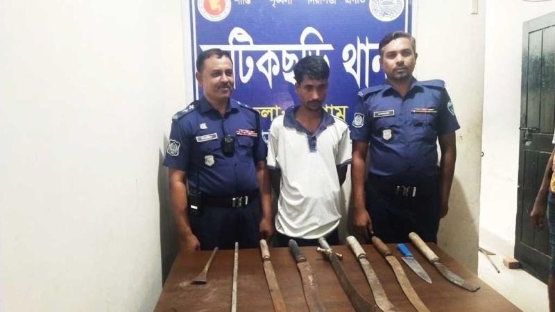 ফটিকছড়িতে ডেভিড ইমনের সহযোগী ‘টেস্টার মোবারক’ গ্রেপ্তার