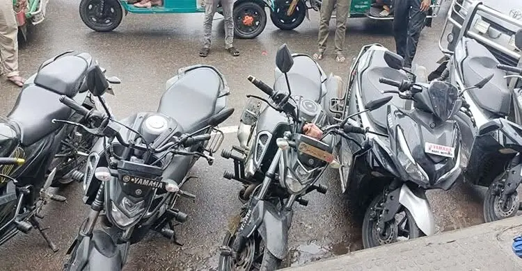 বাইকার গ্যাংয়ের কাছে ছিল ১ লাখ ইয়াবা, পাঁচ মোটরসাইকেলসহ আটক ৬