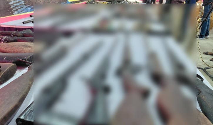 ৫৯ বনদস্যুর আত্মসমর্পণ, বিপুল অস্ত্র উদ্ধার