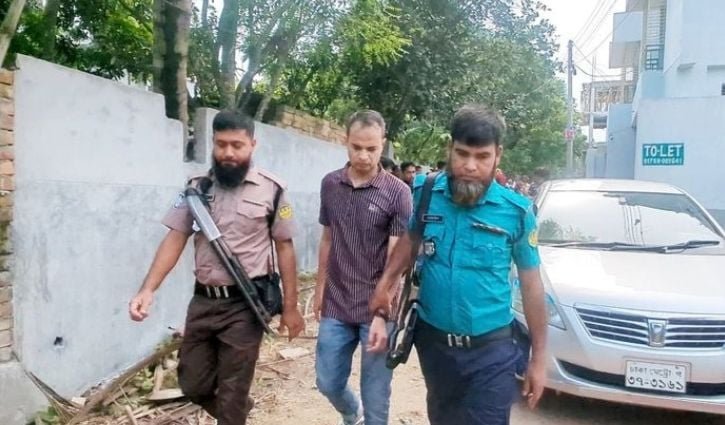 ফ্ল্যাটে নারীর সঙ্গে পুলিশ কর্মকর্তা, ধরিয়ে দিলেন ষষ্ঠ স্ত্রী