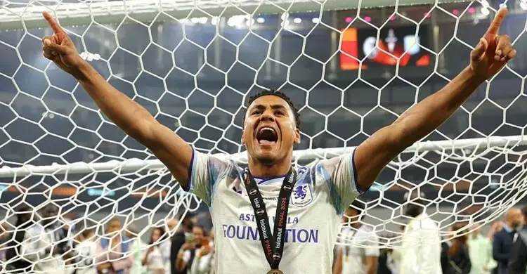 ‘এভাবে শেষ হবে ভাবিনি’ ভিলাকে বিদায় জানিয়ে কাঁদলেন ওয়াটকিনস