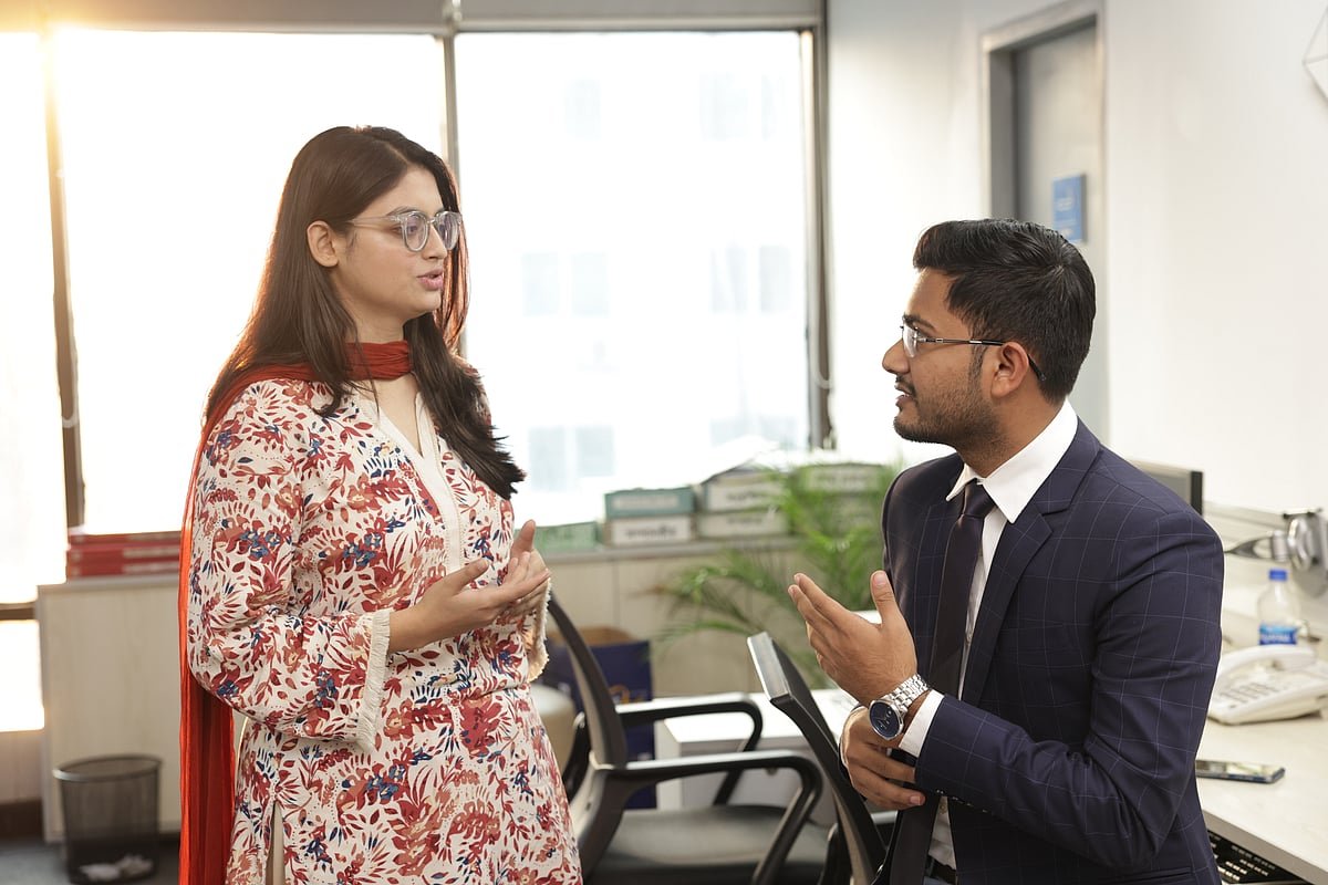 সহকর্মীর বেতন জিজ্ঞাসা করা কি দোষের কিছু?