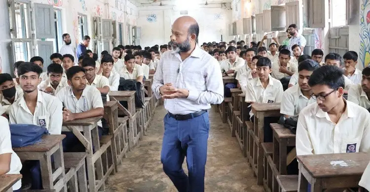 বইপড়ার অভ্যাস গড়ে আলোকিত প্রজন্ম নির্মাণের প্রত্যয়