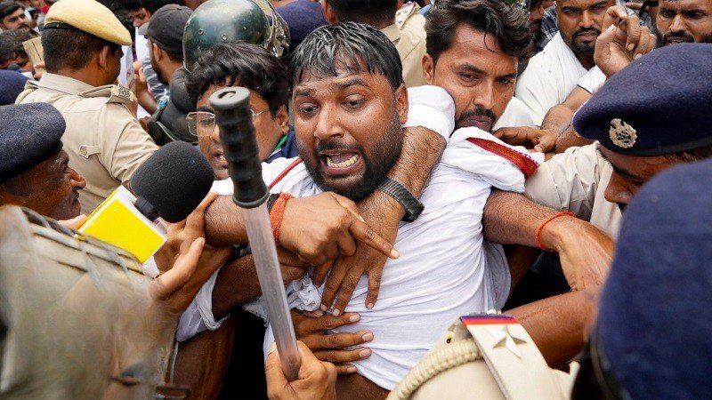 আবারও পুলিশের সঙ্গে শিক্ষার্থীদের ব্যাপক সংঘর্ষ