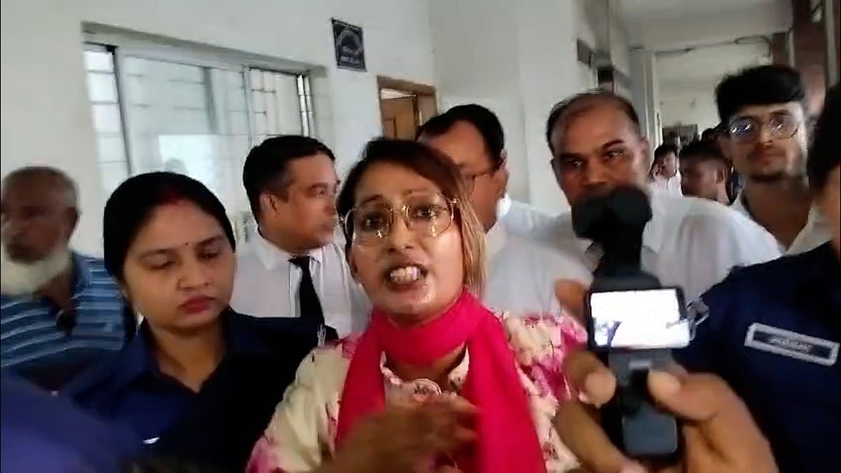 ‘জয় বাংলা’ স্লোগান দিয়ে আলোচিত মিষ্টি সুভাষকে হত্যাচেষ্টা মামলায় গ্রেপ্তার দেখানোর আদেশ