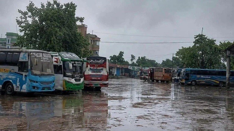 উত্তরবঙ্গের দুই রুটে বাস চলাচল বন্ধ