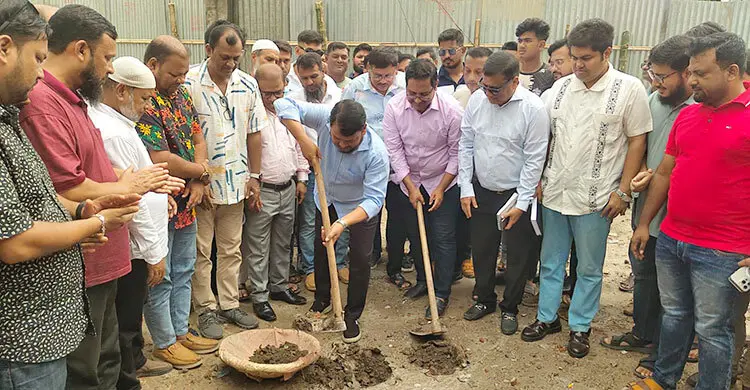 পরিবেশবান্ধব গ্রিন বিল্ডিংয়ের ভিত্তিপ্রস্তর স্থাপন করলেন রাসিক প্রশাসক