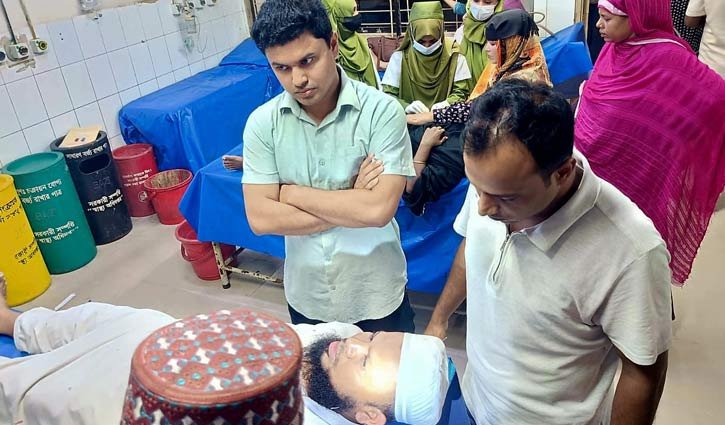 কিশোরগঞ্জে অফিস কক্ষে উপসহকারী প্রকৌশলীর উপর হামলা