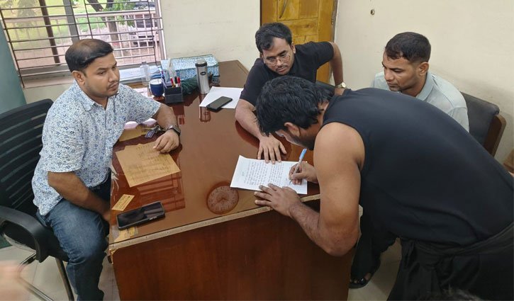 নারী শিক্ষার্থীদের ভিডিও আপত্তিকর ক্যাপশনে প্রচার, আটকের পর মুচলে