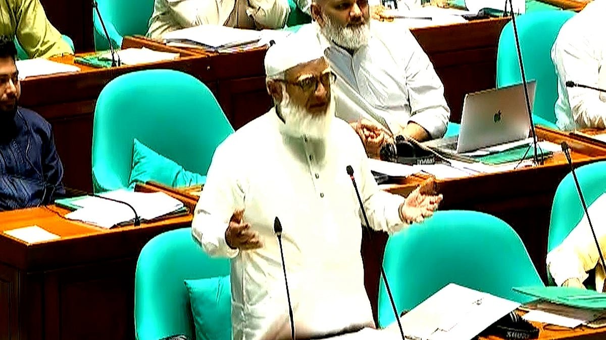 সংসদে স্বরাষ্ট্রমন্ত্রীর জন্য বিরোধীদলীয় নেতার দোয়া