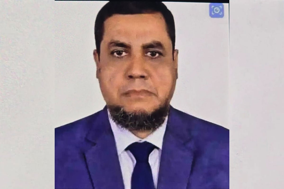চট্টগ্রামে বাংলাদেশ ব্যাংকের যুগ্ম পরিচালকের ঝুলন্ত মরদেহ উদ্ধার