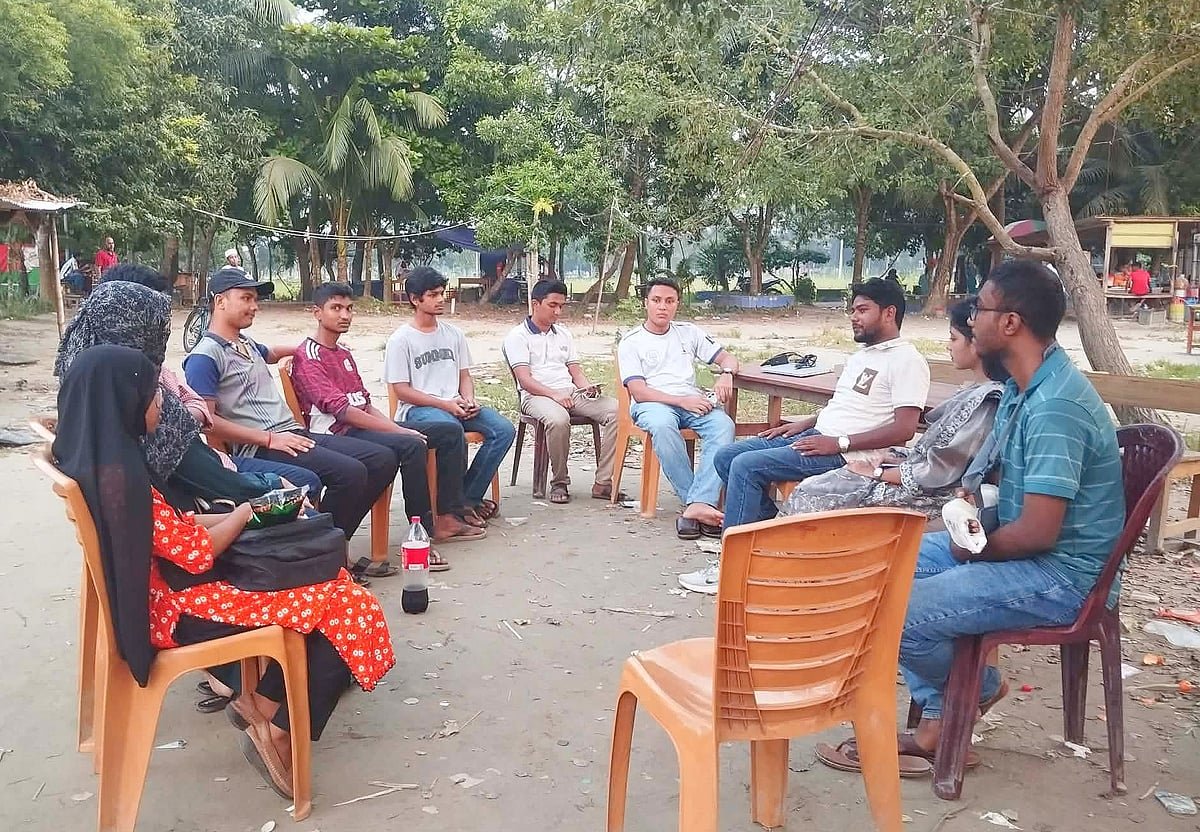 বইয়ের পাতায় ফিরে দেখা ক্যাম্পাসজীবনের স্মৃতি