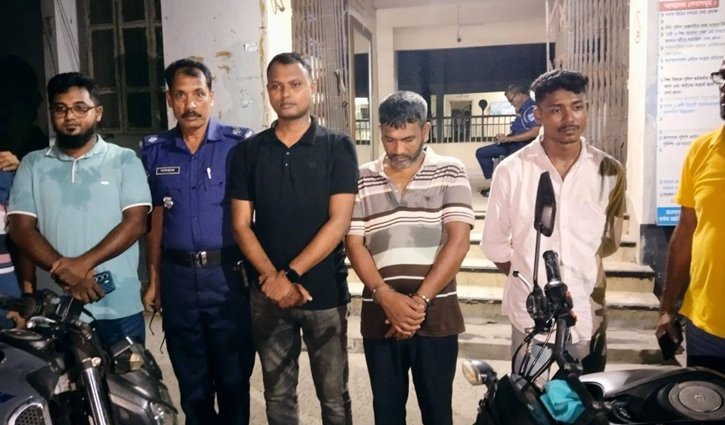 গোপালগঞ্জে চোরাই মোটরসাইকেলসহ আটক ২