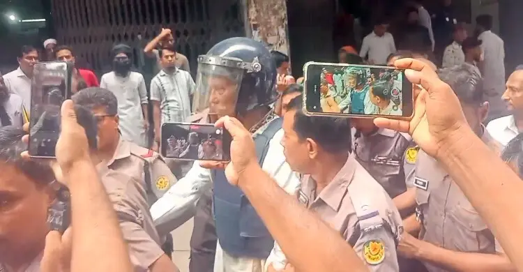 এজাহারে নাম নেই, বাদীর সন্দেহও নেই, রাষ্ট্র কেন সন্দেহ করছে