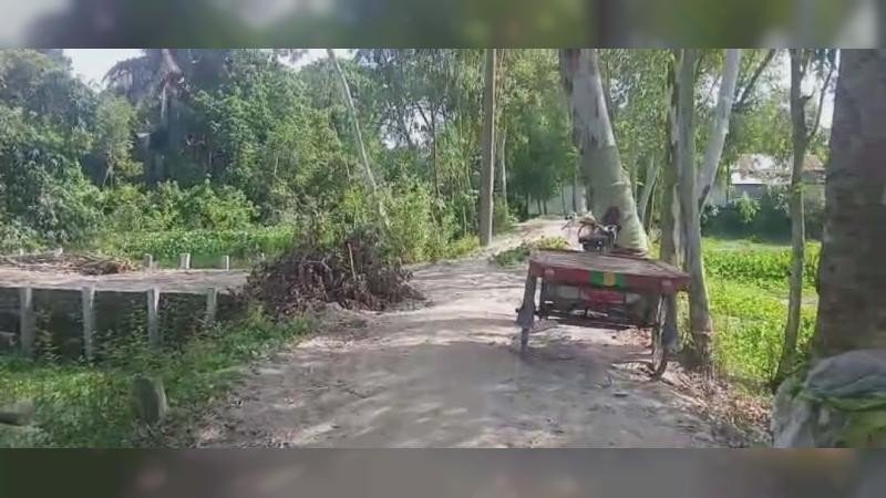 সরিষাবাড়ীতে প্রকল্পের অর্থে ব্যক্তিগত রাস্তা নির্মাণের অভিযোগ
