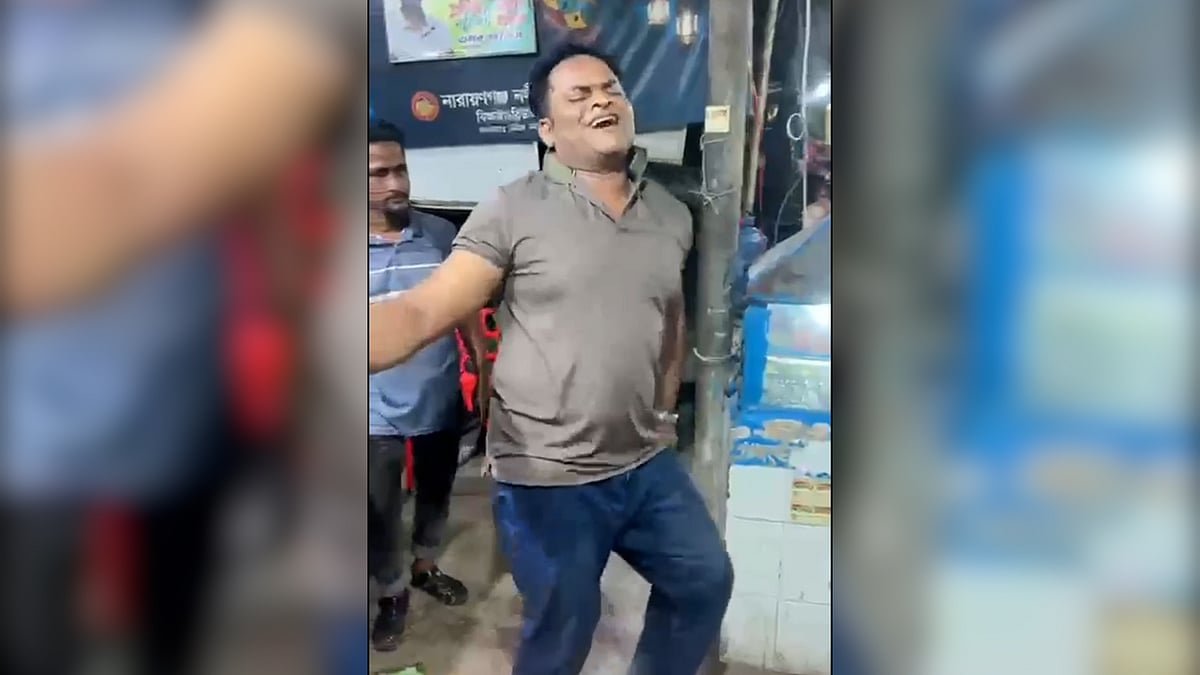 গভীর রাতে পুলিশের এএসআইয়ের মদ খেয়ে মাতলামি, ভিডিও ভাইরাল