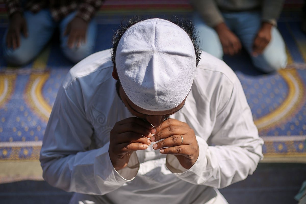 নিয়ামত কেন হারিয়ে যায়, কীভাবে ধরে রাখব