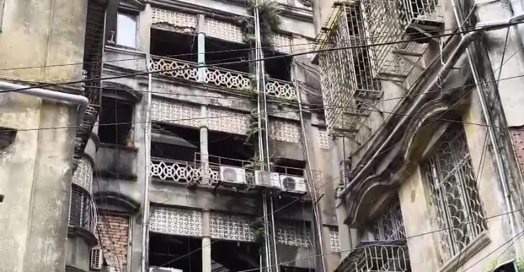কলকাতায় হোটেলে আগুনে নিহত ৮ বাংলাদেশি, রয়েছেন নারী-শিশুও