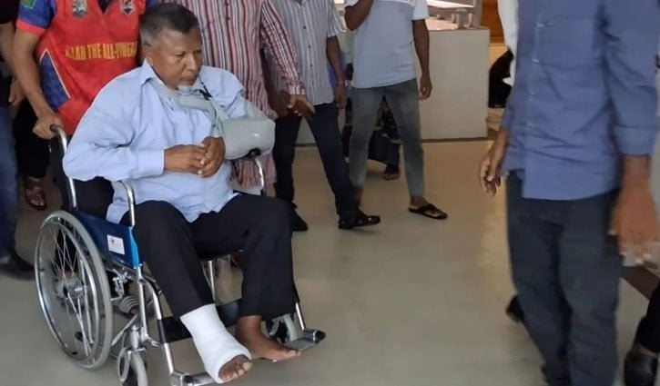দুর্ঘটনায় আহত খাদ্য প্রতিমন্ত্রীকে পাঠানো হয়েছে ঢাকায়