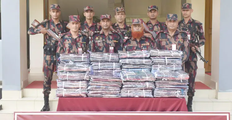 খাগড়াছড়িতে ১৯ লাখ টাকার ভারতীয় শাড়ি জব্দ