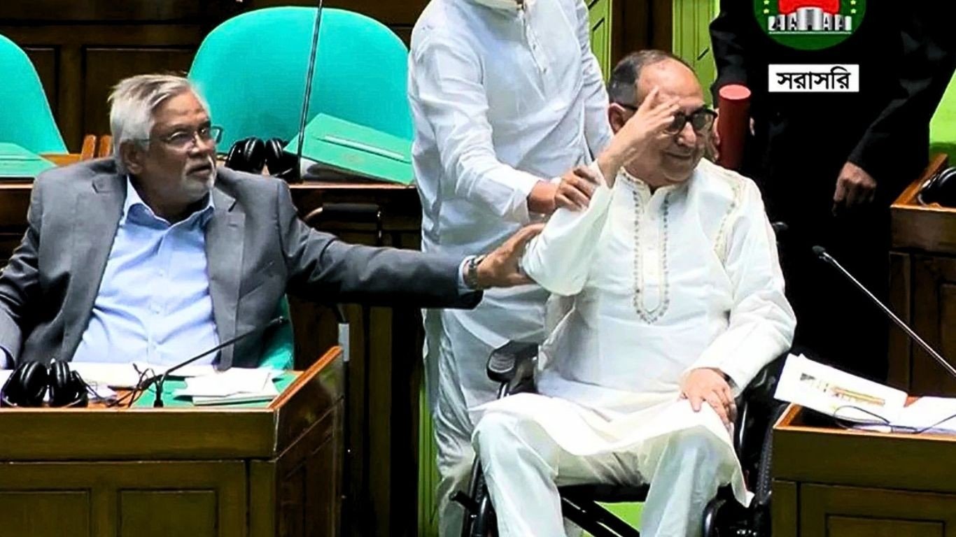 হুইল চেয়ারে সংসদ অধিবেশনে মির্জা আব্বাস, অভিনন্দন জানালেন স্পিকার