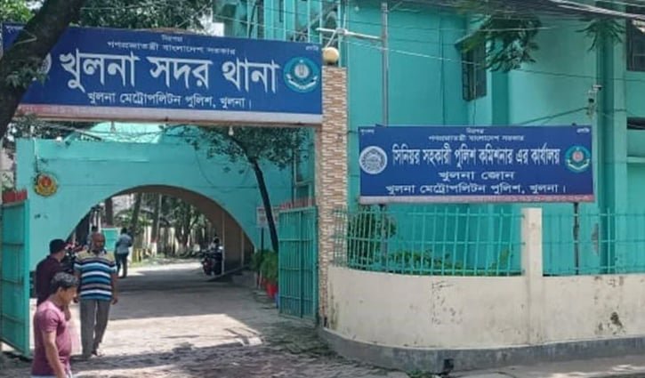 খুলনায় বিদেশি পিস্তল ও গুলি উদ্ধার, আটক ৩
