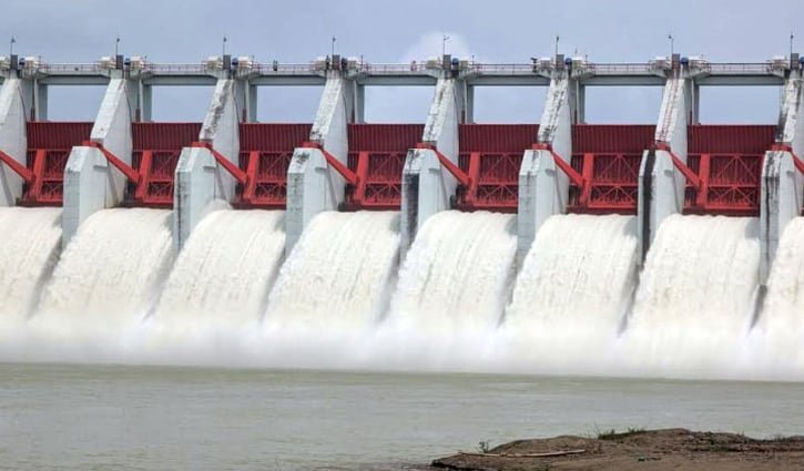 কাপ্তাই  বাঁধের ১৬ জলকপাট খোলা সত্ত্বেও কমছে না পানি