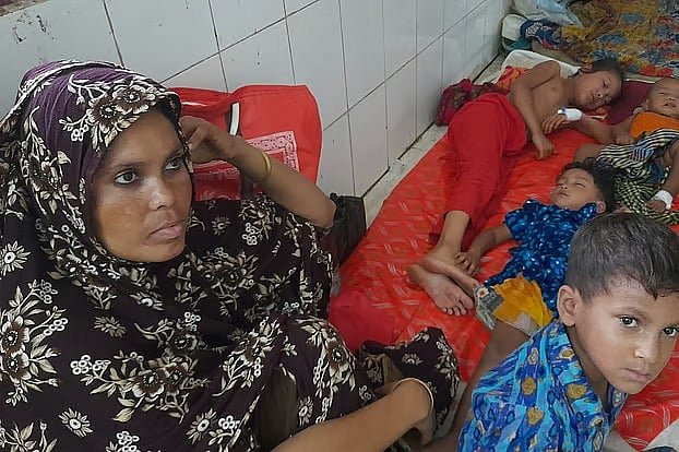 সেই মায়ের পাশে বিভিন্ন ব্যক্তি ও প্রতিষ্ঠান, শোধ হয়েছে ধারের টাকা