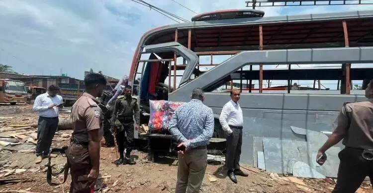 অনুমোদনহীন স্লিপার কোচের বিরুদ্ধে ব্যবস্থার নির্দেশ প্রধানমন্ত্রীর