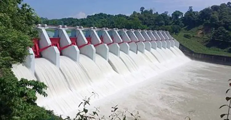 বিপৎসীমায় কাপ্তাই হ্রদের পানি, রাতে ছাড়া হবে ১৬ জলকপাট