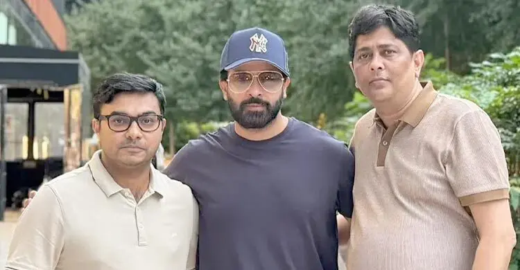 এক ফ্রেমে শাকিব-আরশাদ-হিমেল, নতুন সিনেমার ইঙ্গিত?