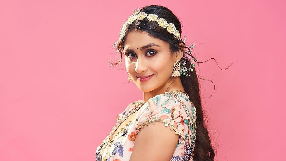 ব্লেড দিয়ে আক্রমণের অভিযোগে গ্রেপ্তার, কে এই অন্তরা