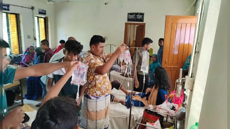 মিড ডে মিলের দুধ পানে ৫০ শিক্ষার্থী হাসপাতালে