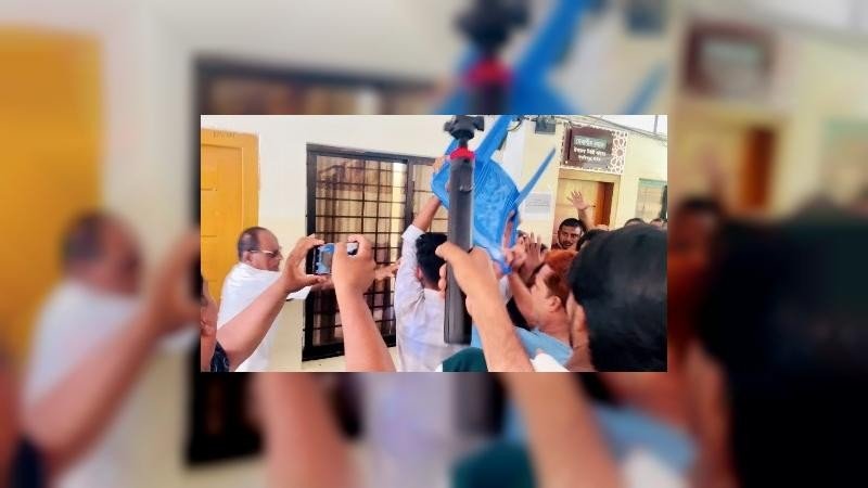 বাগাতিপাড়ায় ইউএনও কার্যালয়ে ছাত্রদলের বিক্ষোভ ও ভাঙচুরের অভিযোগ