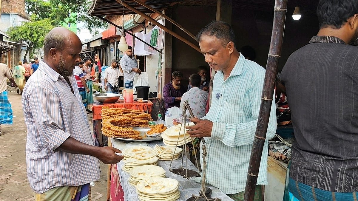 বরমীর ‘রুটিমহলে’ আজও টিকে আছে শত বছরের স্বাদ