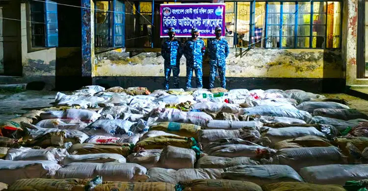 ভোলায় ২২ লাখ টাকা মূল্যের নিষিদ্ধ পলিথিন জব্দ