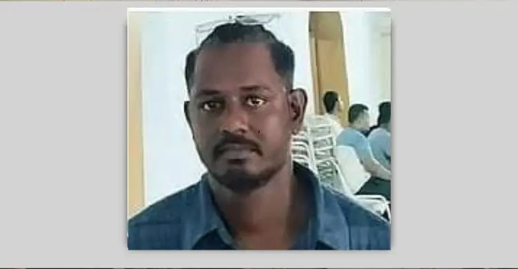 ৪-৫টি বাইকে এসে ঘিরে ধরে সন্ত্রাসীরা, একজন দেয় কোপ, অন্যরা করে গুলি