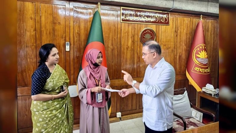 প্রধানমন্ত্রীর সহায়তায় চীনে মেডিকেল পড়ার পথে নাটোরের ফাতেমা