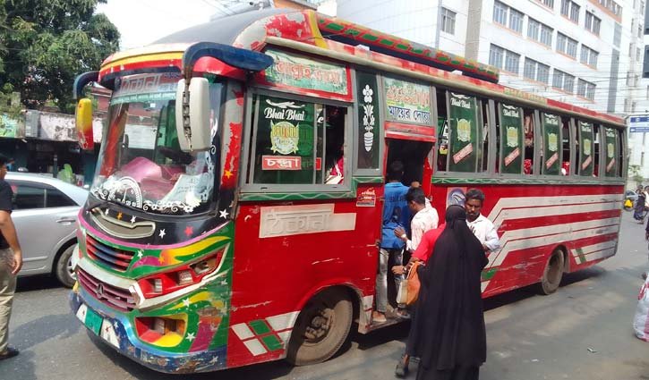 ভাড়া বাড়ানো নিয়ে মালিক পক্ষের সিদ্ধান্তের অপেক্ষায় শ্রমিকরা