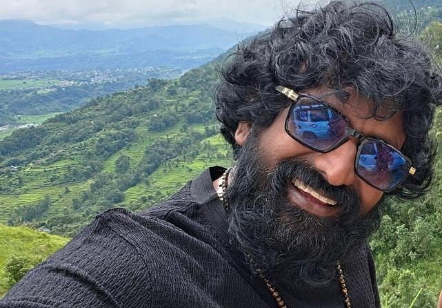 শুটিং শেষে ফেরার পথে বিমানবন্দরে গ্রেপ্তার চিত্রনায়ক পলাশ, অনিশ্চয়তায় অপু বিশ্বাসের ‘শিকার’