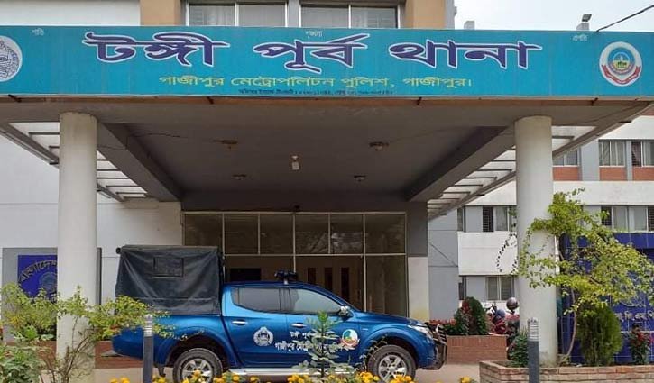 কুকুর বাঁচাতে গিয়ে ইজিবাইক উল্টে প্রাণ গেল যাত্রীর