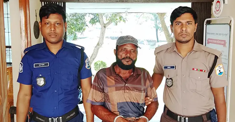ইটনায় নদীতে বাল্কহেড থেকে চাঁদা আদায়, আটক ১