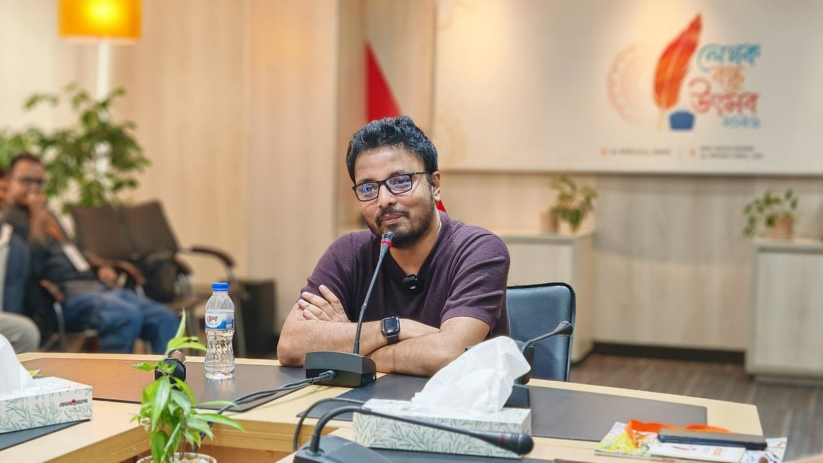 লেখকের সবচেয়ে গুরুত্বপূর্ণ কাজ জীবনকে অধ্যয়ন করা