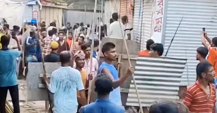 বরযাত্রীর গাড়ি আটকে ‘মিষ্টির টাকা’ দাবি, সংঘর্ষে বরসহ আহত অর্ধশত