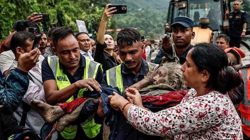 উদ্ধারে বিদেশি সহায়তার প্রস্তাব, ফিরিয়ে দিল নেপাল