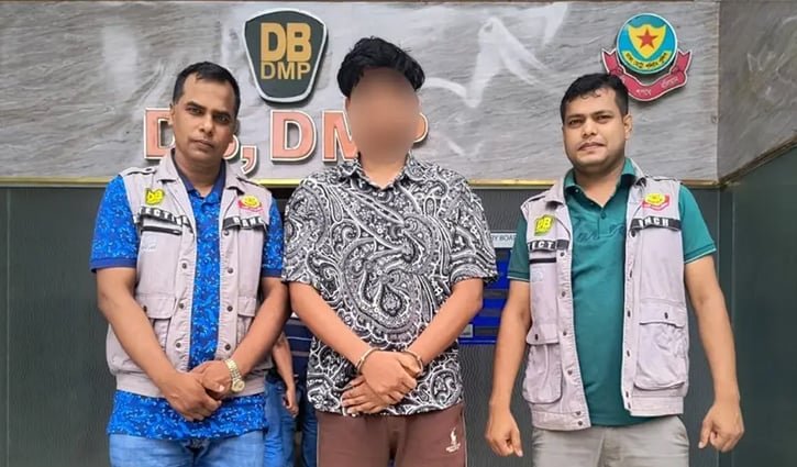 ভুয়া লোনের ওয়েবসাইট খুলে প্রতারণা, ৬১ সিমসহ গ্রেপ্তার তরুণ