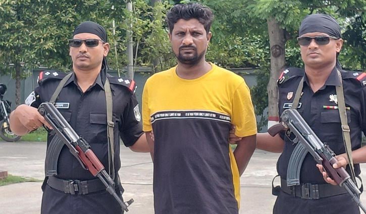 খুলনায় ‘আরমান বাহিনীর’ প্রধান গ্রেপ্তার 