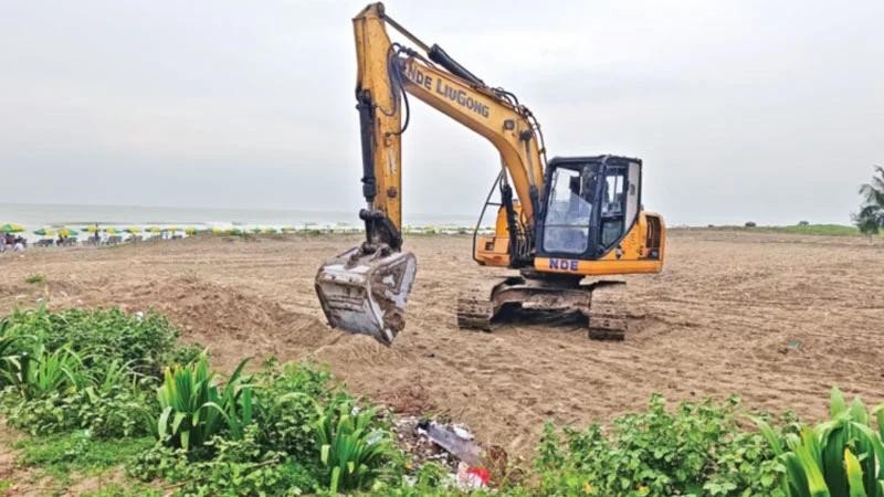 কক্সবাজার সমুদ্র সৈকতে সড়ক নির্মাণ বন্ধে হাইকোর্টের নির্দেশ