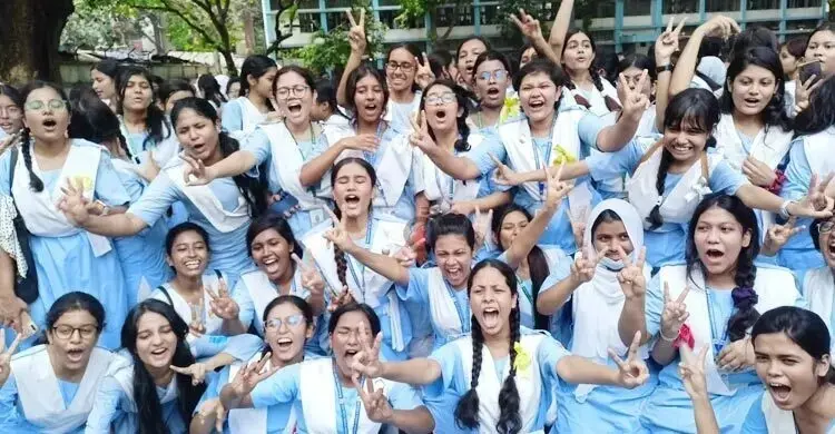 এসএসসিতে জিপিএ-৫ পাওয়া শিক্ষার্থীদের ট্যাব দেওয়া হতে পারে